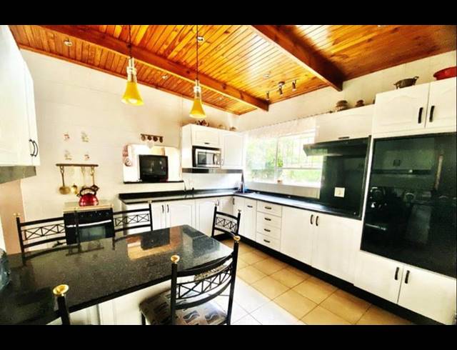 5 BEDROOM HOUSE FOR SALE IN GLENVISTA